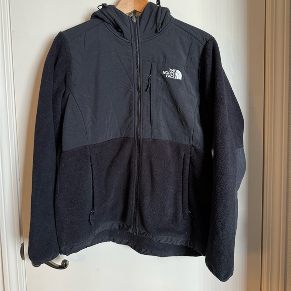 The North Face Women’s hooded Denali Fleece M - Picture 1 of 3